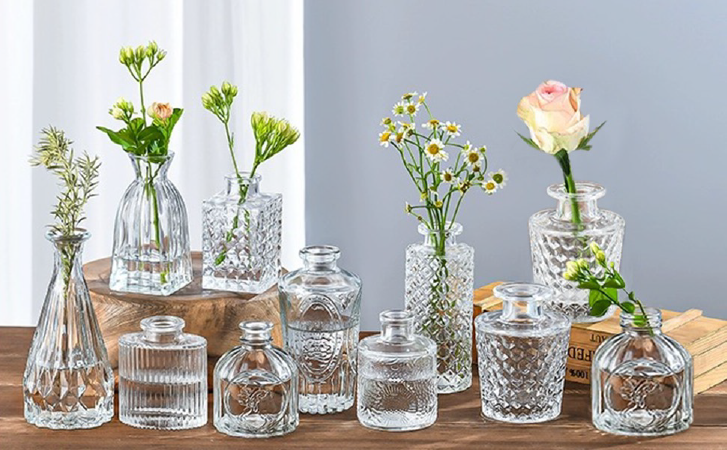 Small decorative bud vases